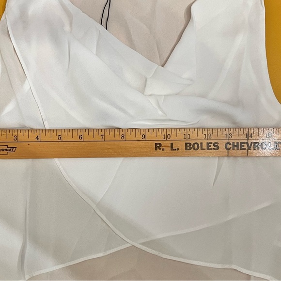 NEW Krisa from Revolve White Cowl Neck Sleeveless Crop Top Size XS Retail $99 - Picture 6 of 9